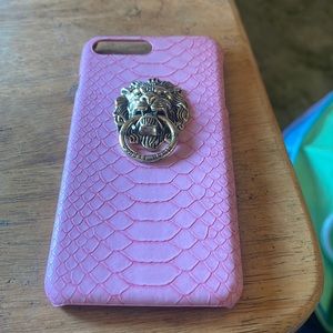 iPhone 7 Plus case. Pretty Pretty pink with lion and ring in lions mouth